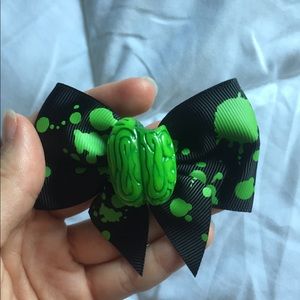 Kreepsville zombie brain hairbow